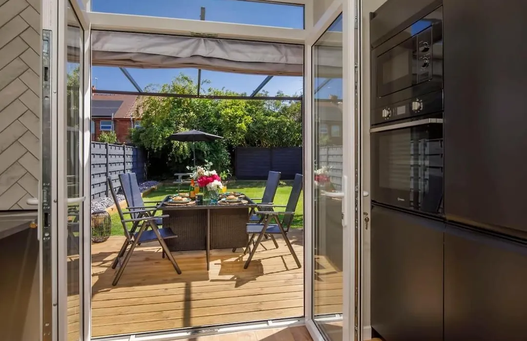 The Dodsworth Modern 4 Bedroom House, Sleeps 8-1